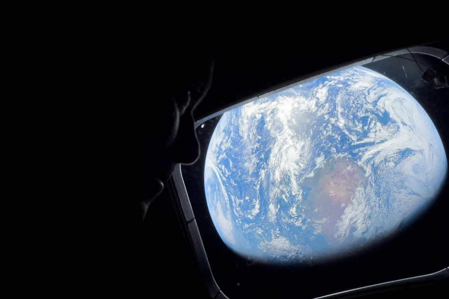 Misión Artemis II envía fotos inéditas de la Luna