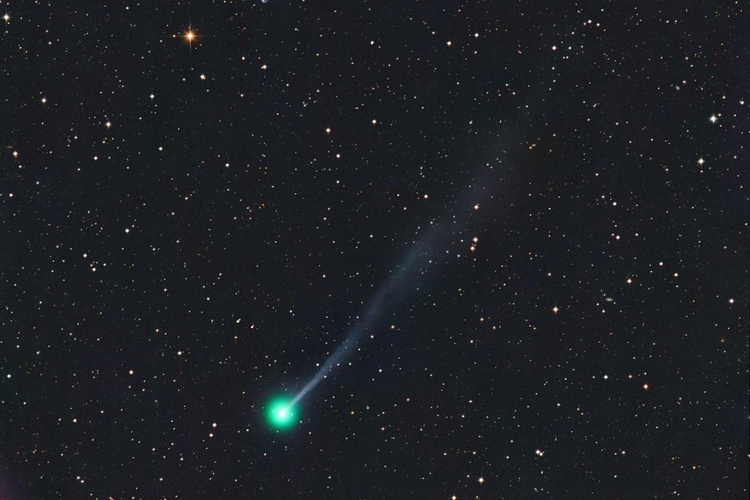 NASA confirma Líridas y el paso de dos cometas para abril