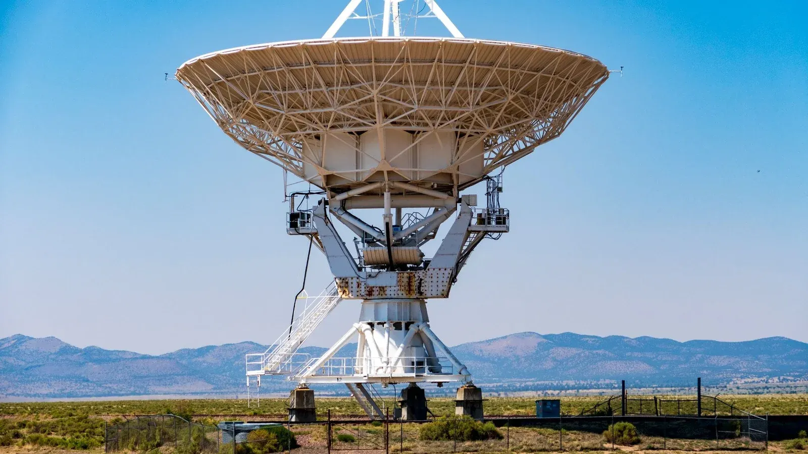 NASA suma DSS-23; el plato de 70 m vuelve en 2028