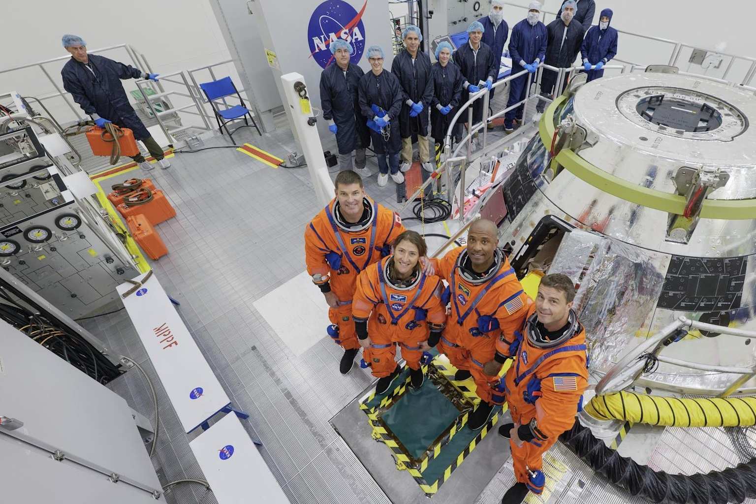 NASA vuelve a la Luna en días y anuncia nave nuclear