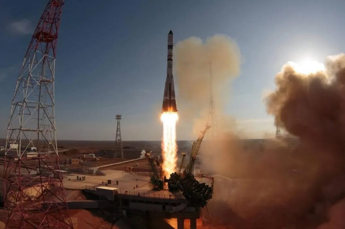 Nave rusa atracará manualmente en la EEI por falla en antena