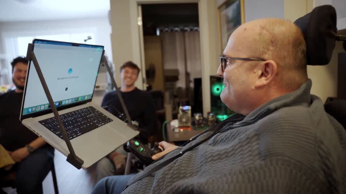 Neuralink logra que paciente con ELA hable con la mente