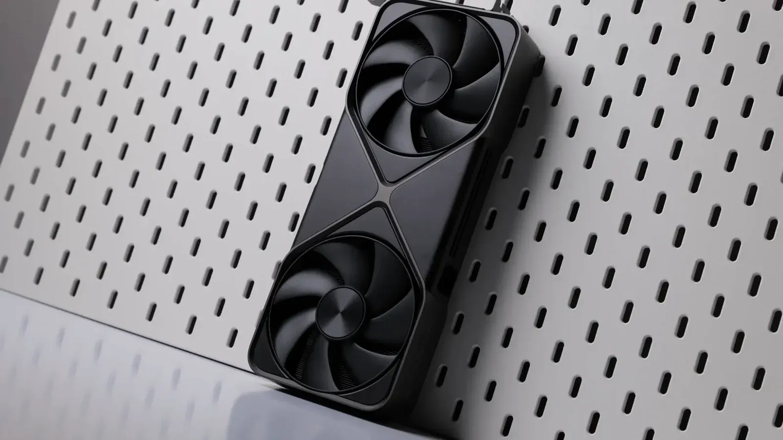 Nvidia habría frenado chips GB202 para la RTX 5090