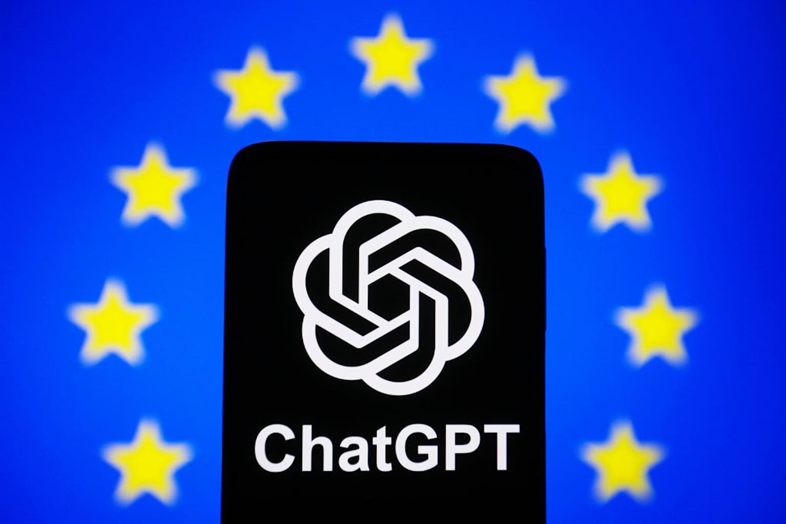 OpenAI abre su IA a la UE; Anthropic restringe a Mythos