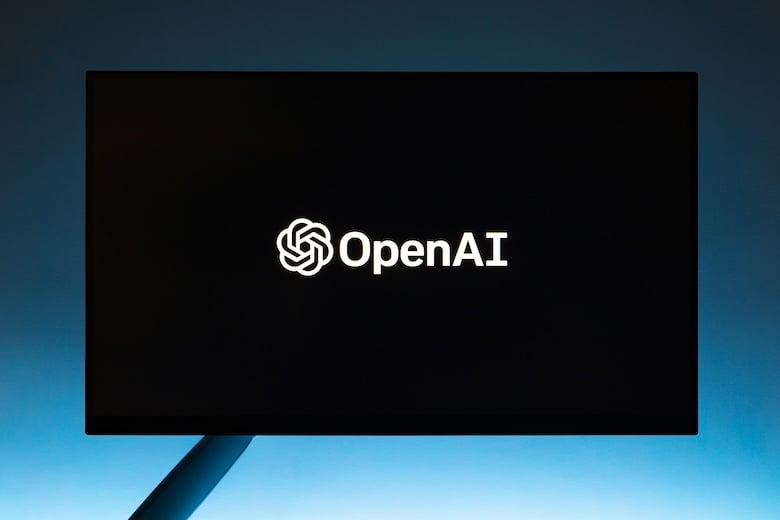 OpenAI cierra API de fine-tuning y duplica tarifas