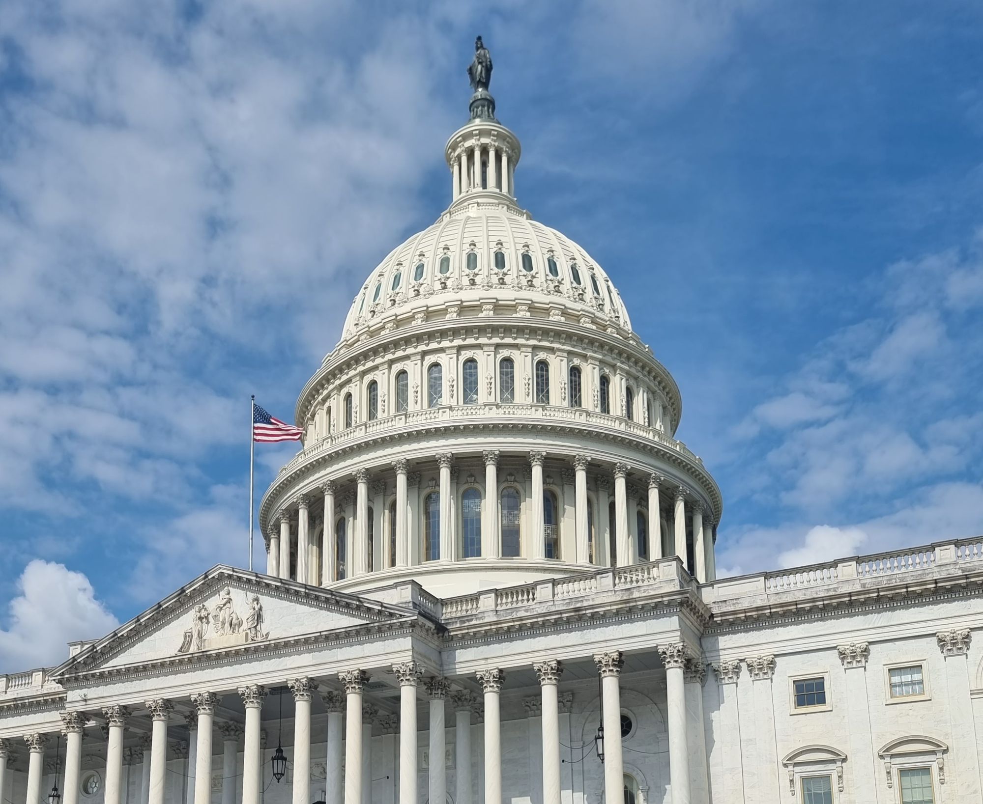 OpenAI muestra Astra en Washington y busca revisión federal