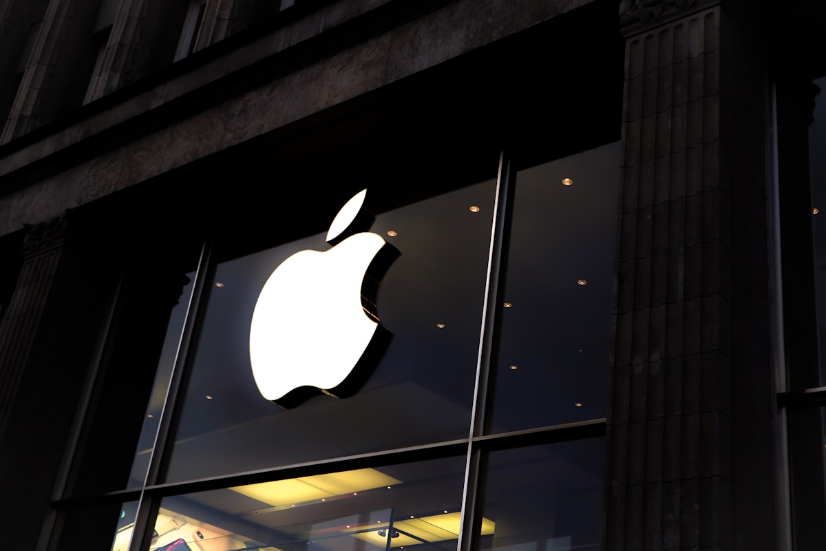 OpenAI vs. Apple: La alianza de IA se rompe y escala a amenaza legal