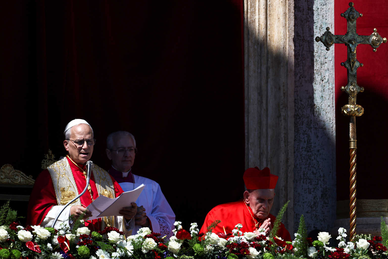 Papa León XIV exige desarme global en primera Pascua