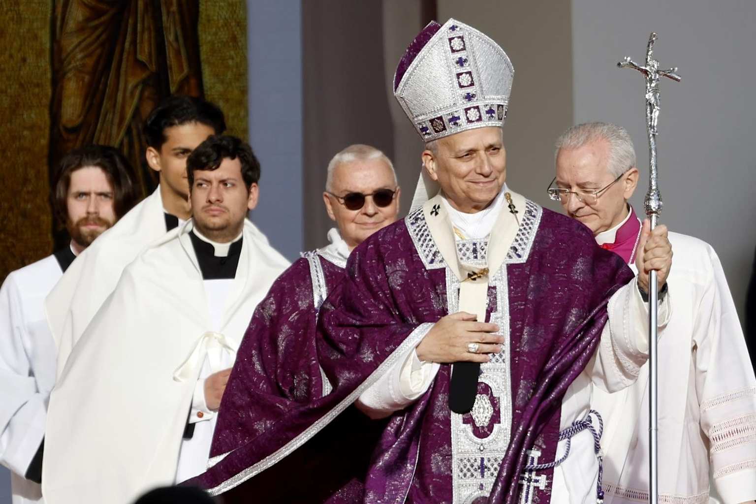 Papa León XIV preside su primer Vía Crucis en el Coliseo