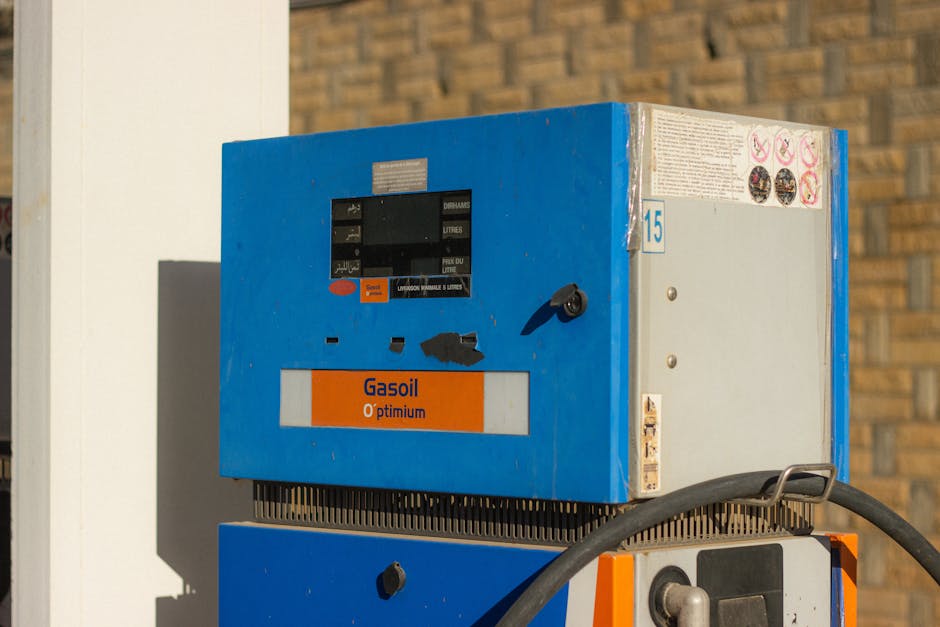 Bomba De Gasolina Antigua En Una Estación De Servicio