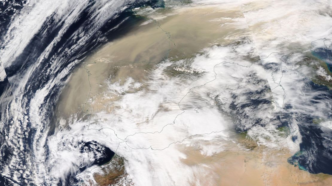 Polvo del Sahara desploma la energía solar en Europa