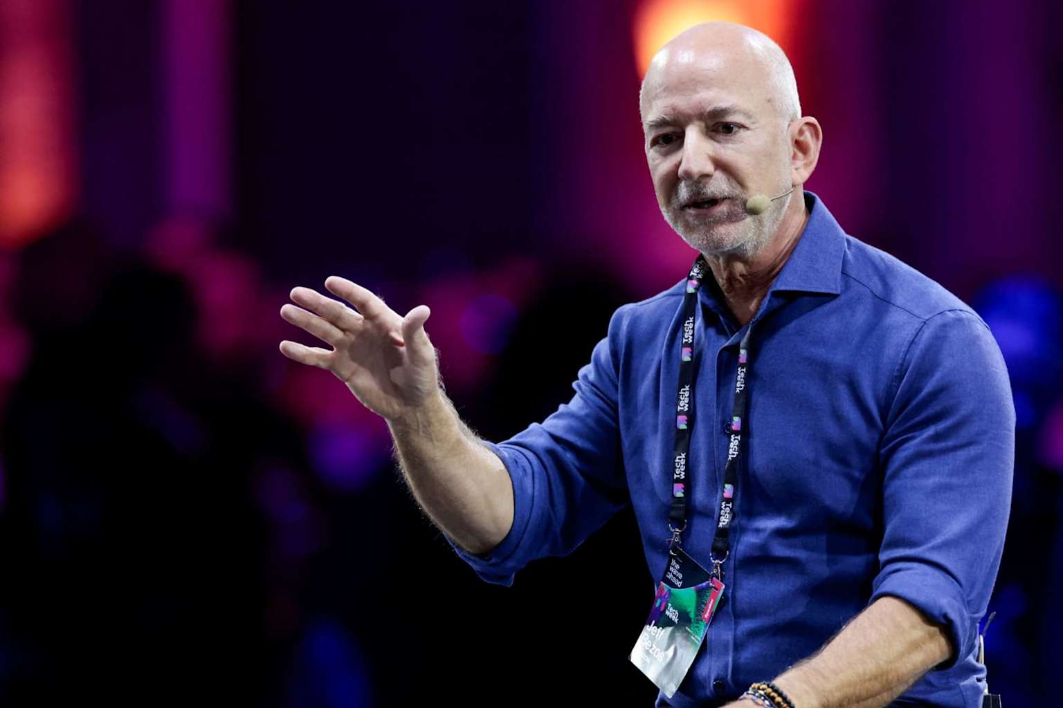 Prometheus: startup de IA de Jeff Bezos levanta $12 mil mdd