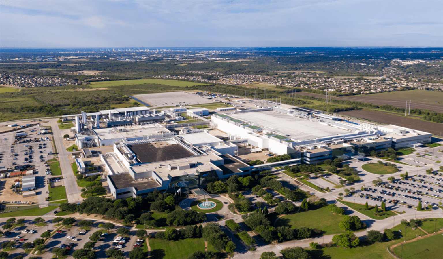 Samsung fabricará los nuevos chips de IA de Tesla en Texas para 2027