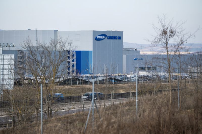 Samsung prestará 1,050 MDD a su planta con Stellantis