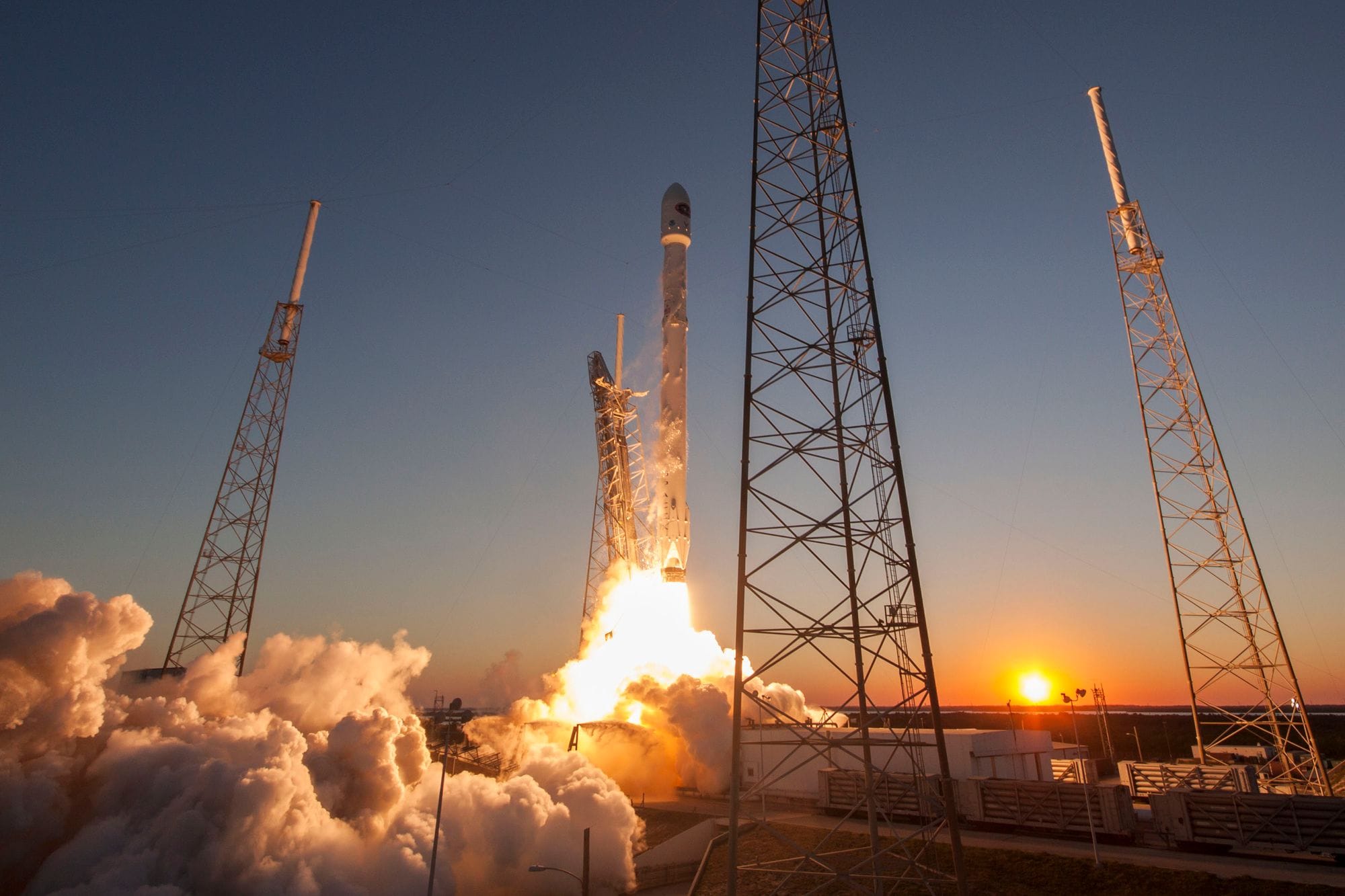 SpaceX: dos misiones 100 y 11,000 Starlink en cuatro días