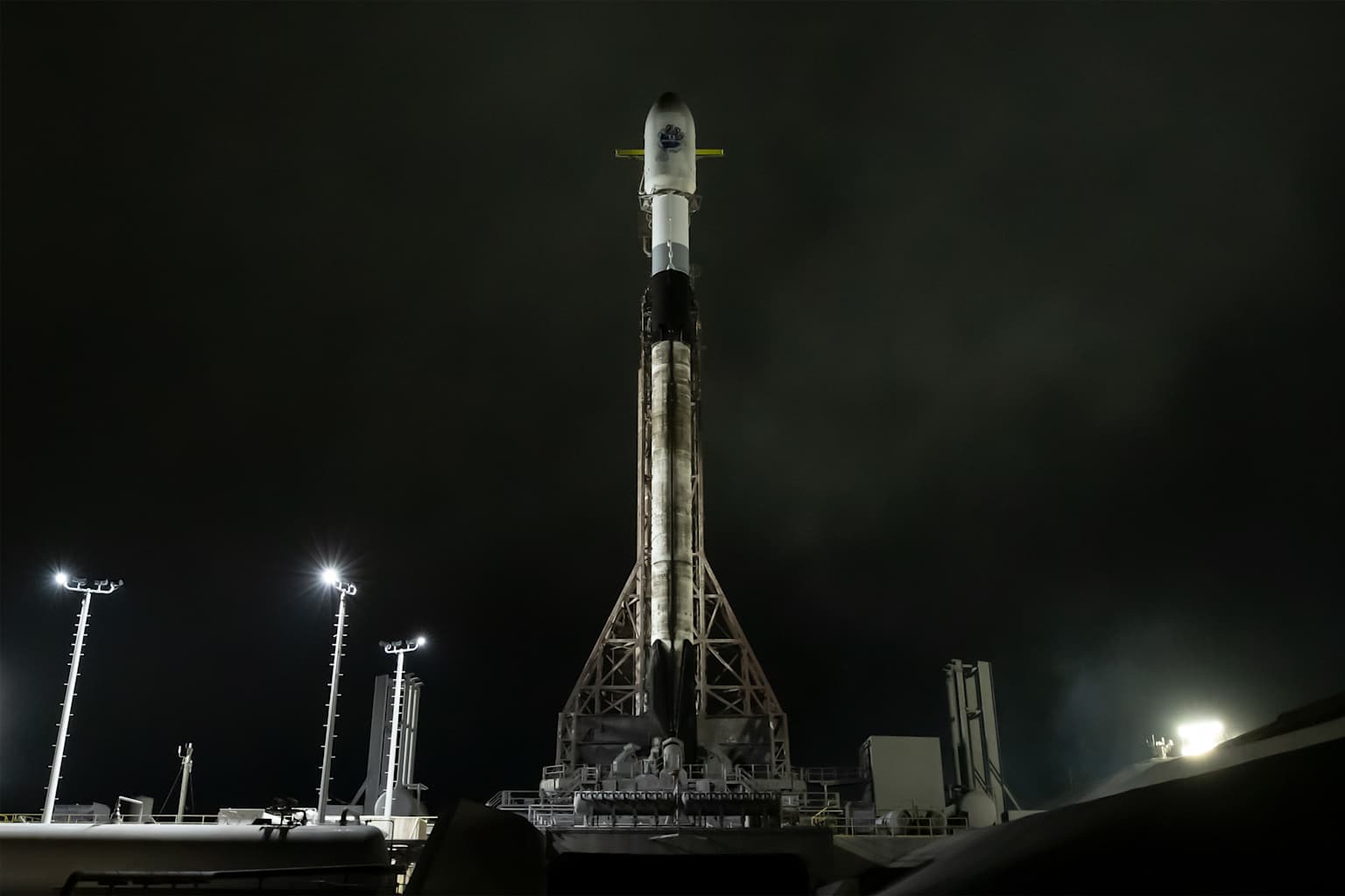 SpaceX lanza 119 satélites y alista IPO récord