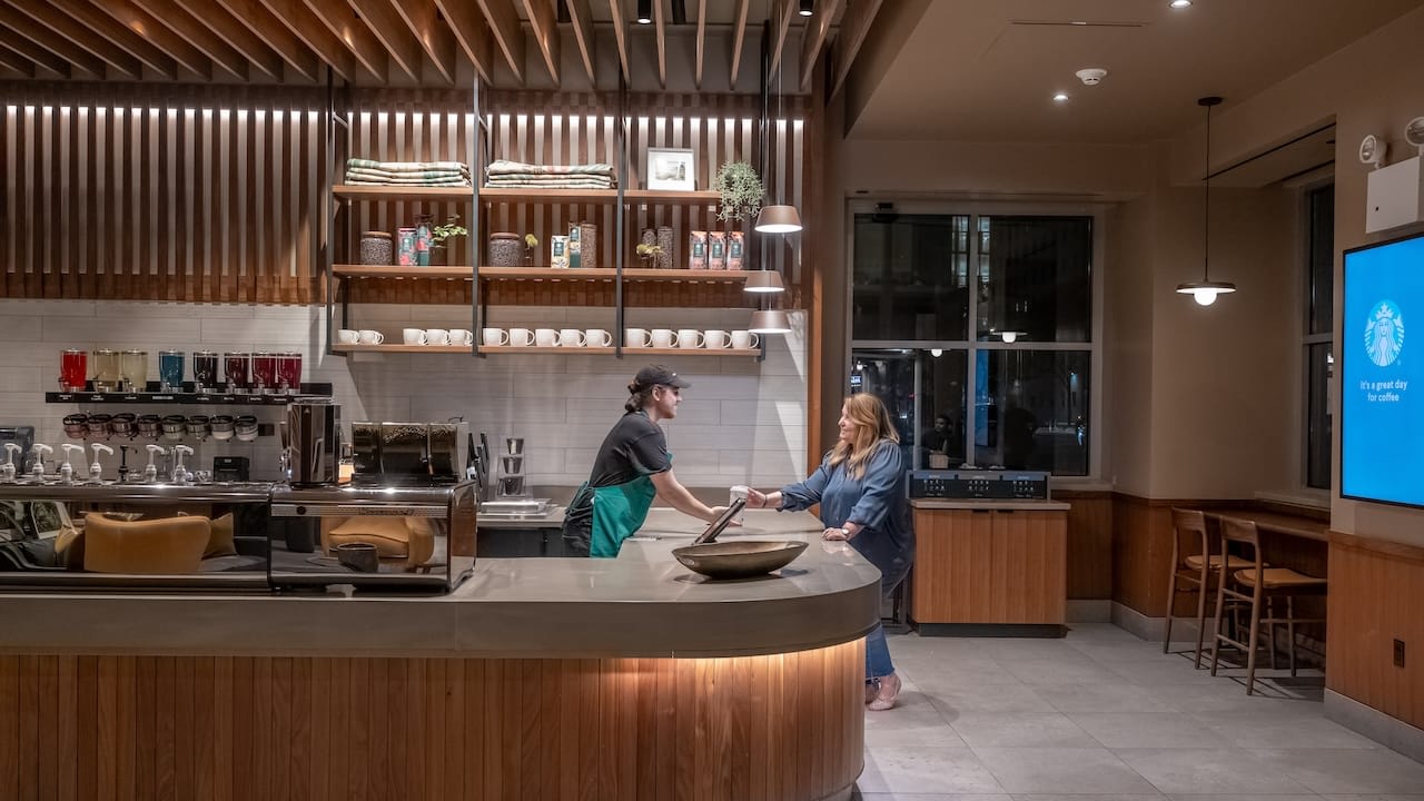 Starbucks cancela su IA de inventario tras meses de fallas
