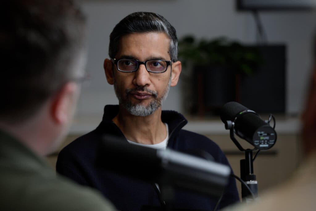 Sundar Pichai admite que la IA de Google da opiniones de más