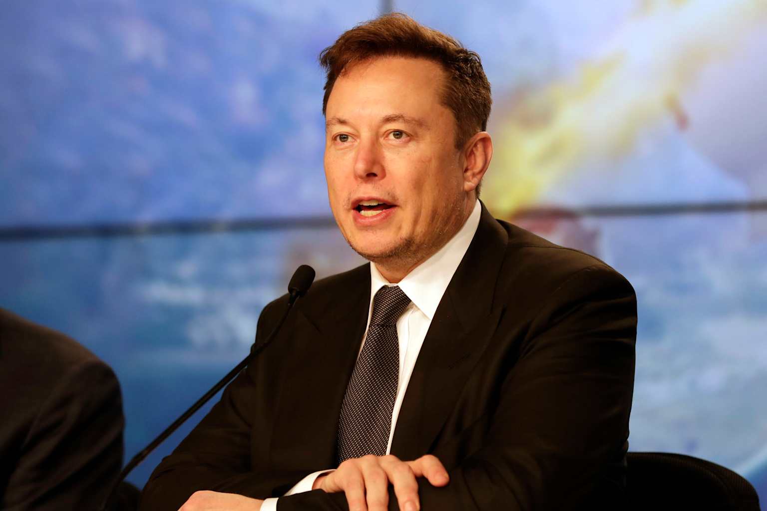 Tesla completa el diseño del chip AI5: producción masiva en 2027