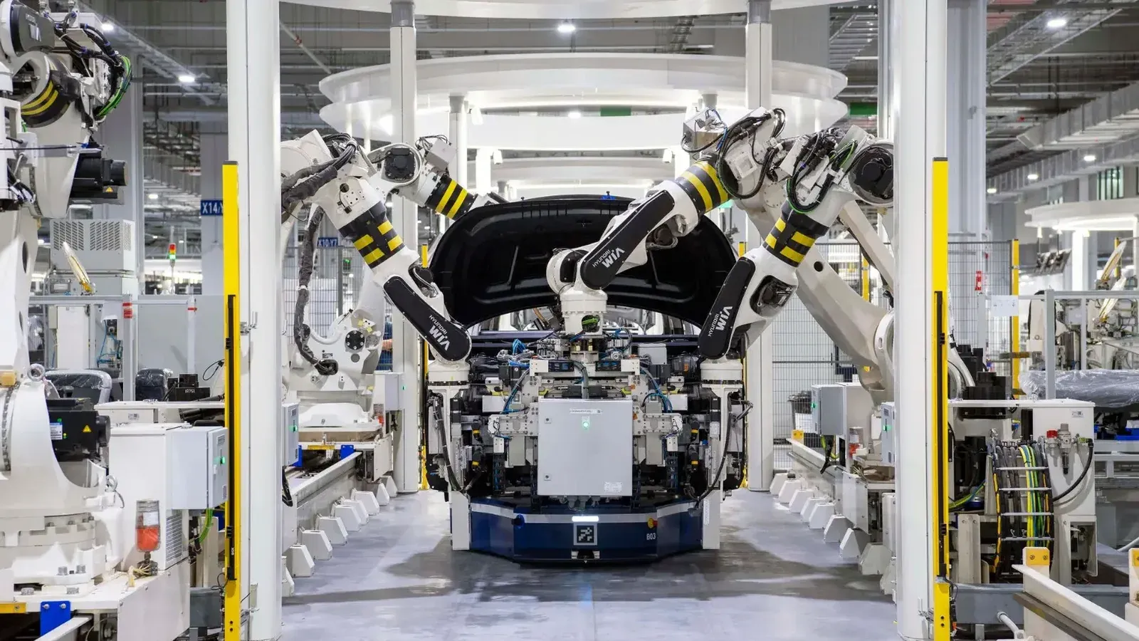 Tesla multiplica Optimus, pero sus manos frenan el salto