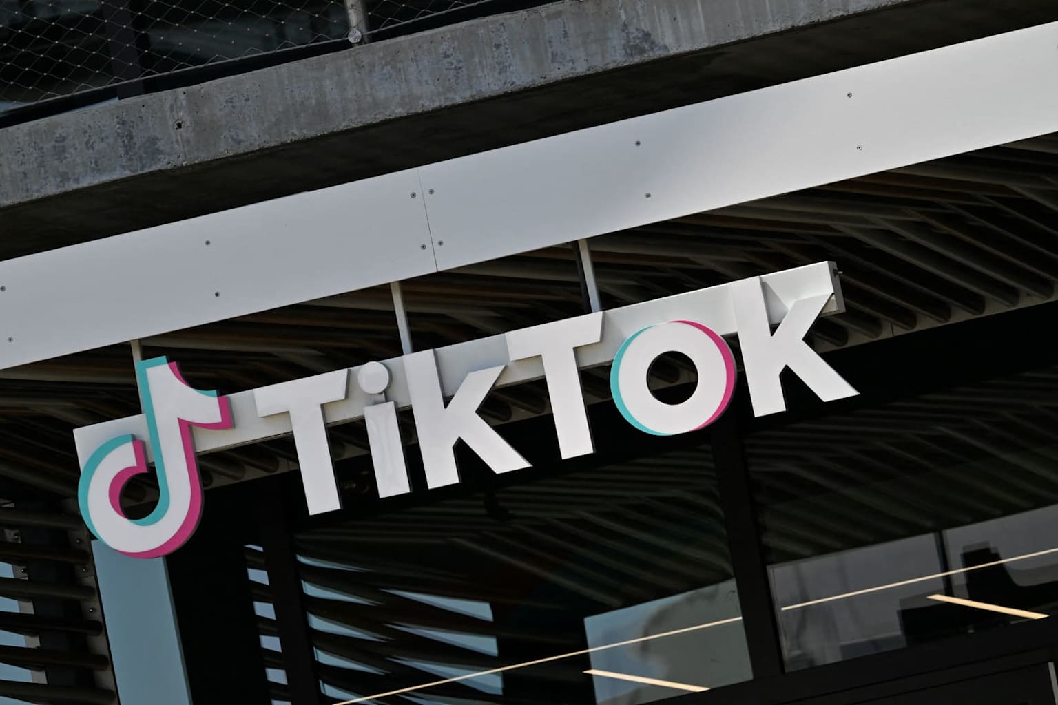 TikTok podrá seguir enviando datos de Europa a China