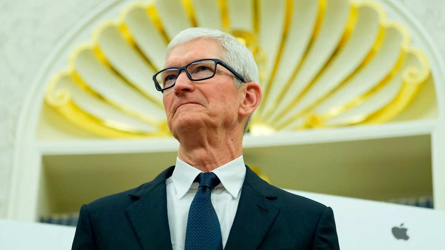 Tim Cook negocia con la Unión Europea por Siri AI