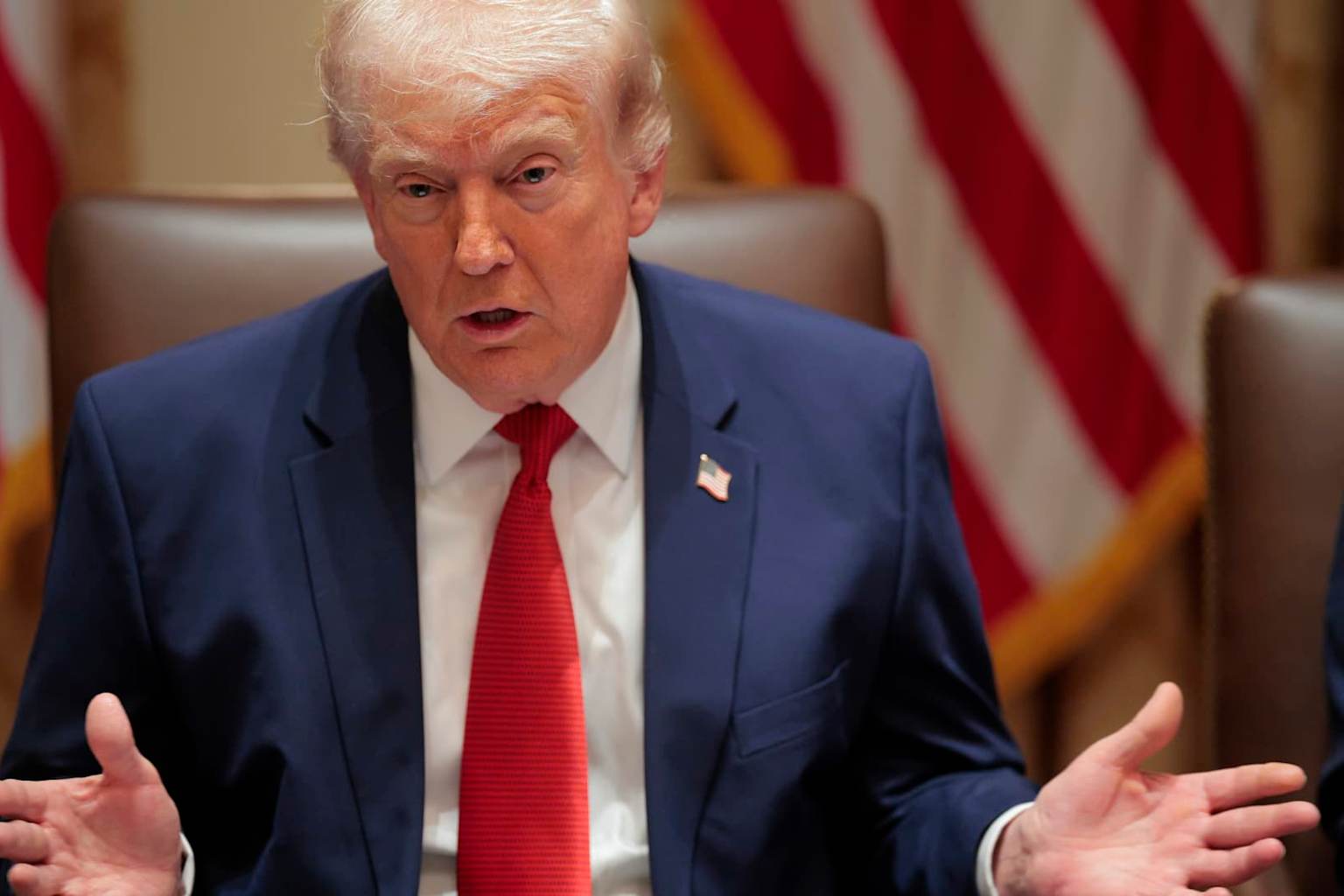 Trump afirma que Irán solicitó tregua; Teherán lo niega