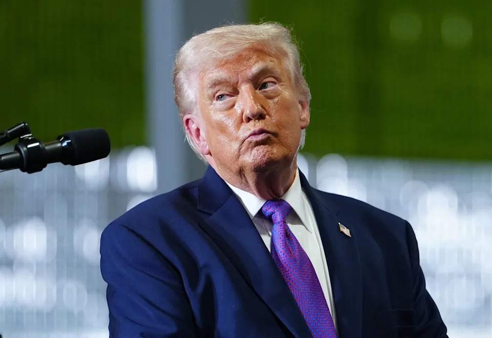 Trump amaga con dejar Ormuz mientras el petróleo se dispara