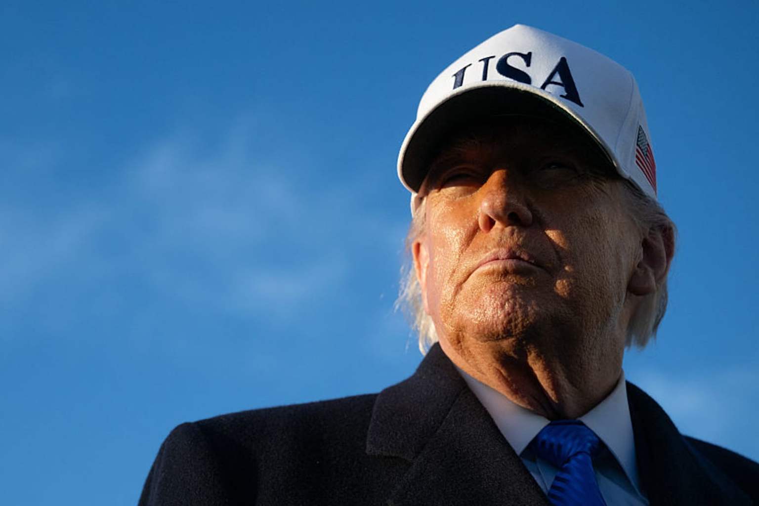 Trump analiza ataque a red de Irán ante ultimátum del lunes