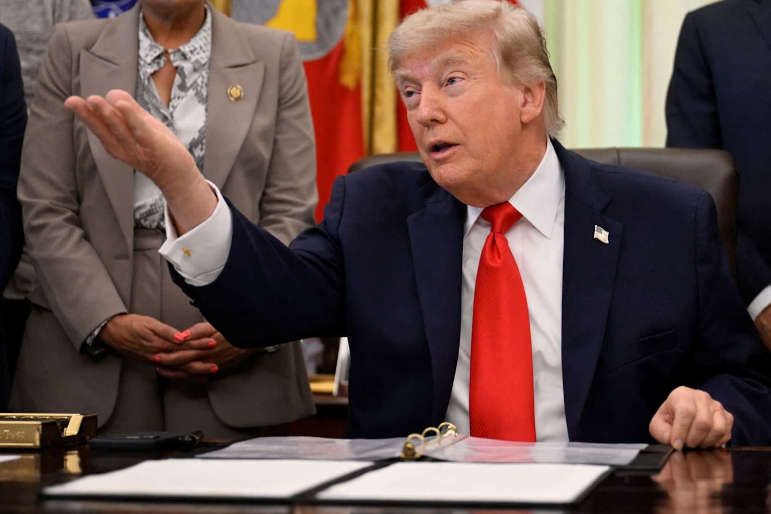 Trump anuncia pacto nuclear; Irán niega acuerdo final