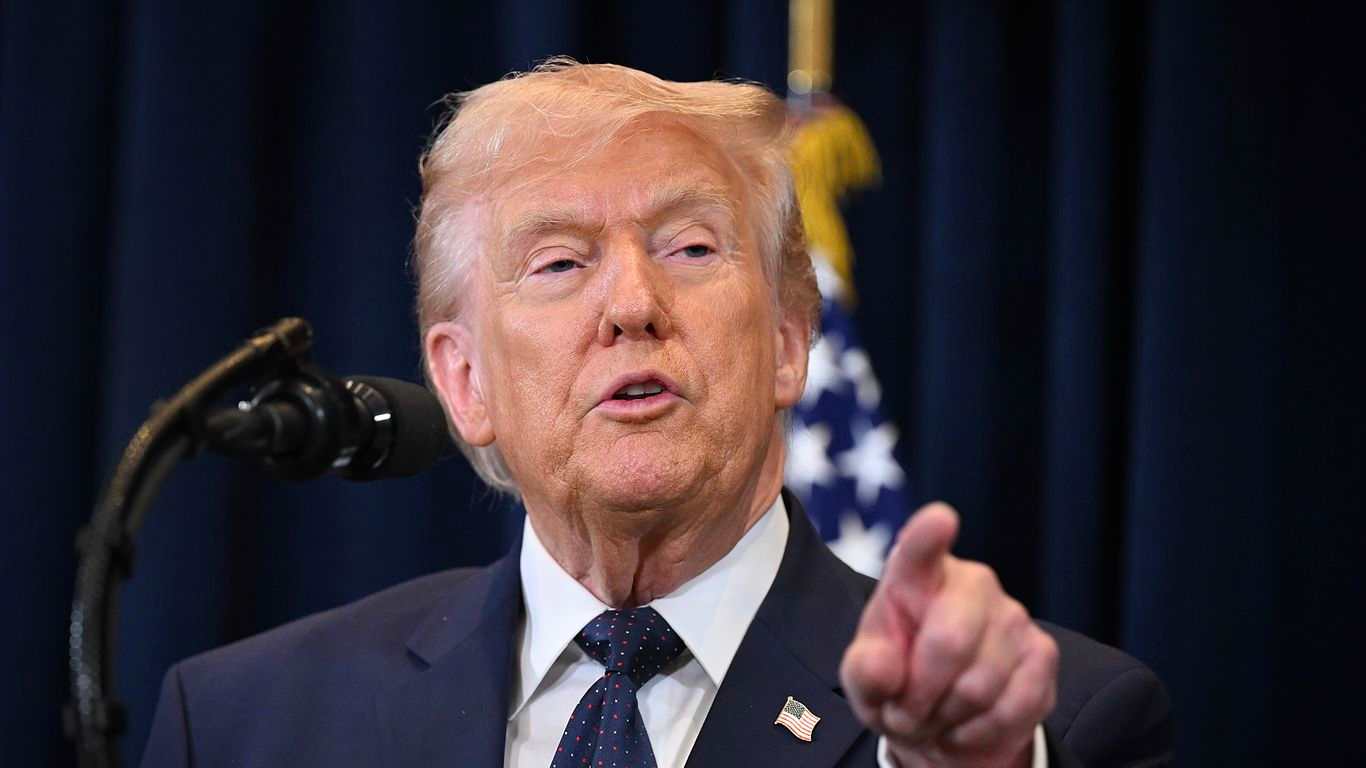 Trump anuncia paso de 20 buques petroleros por Ormuz