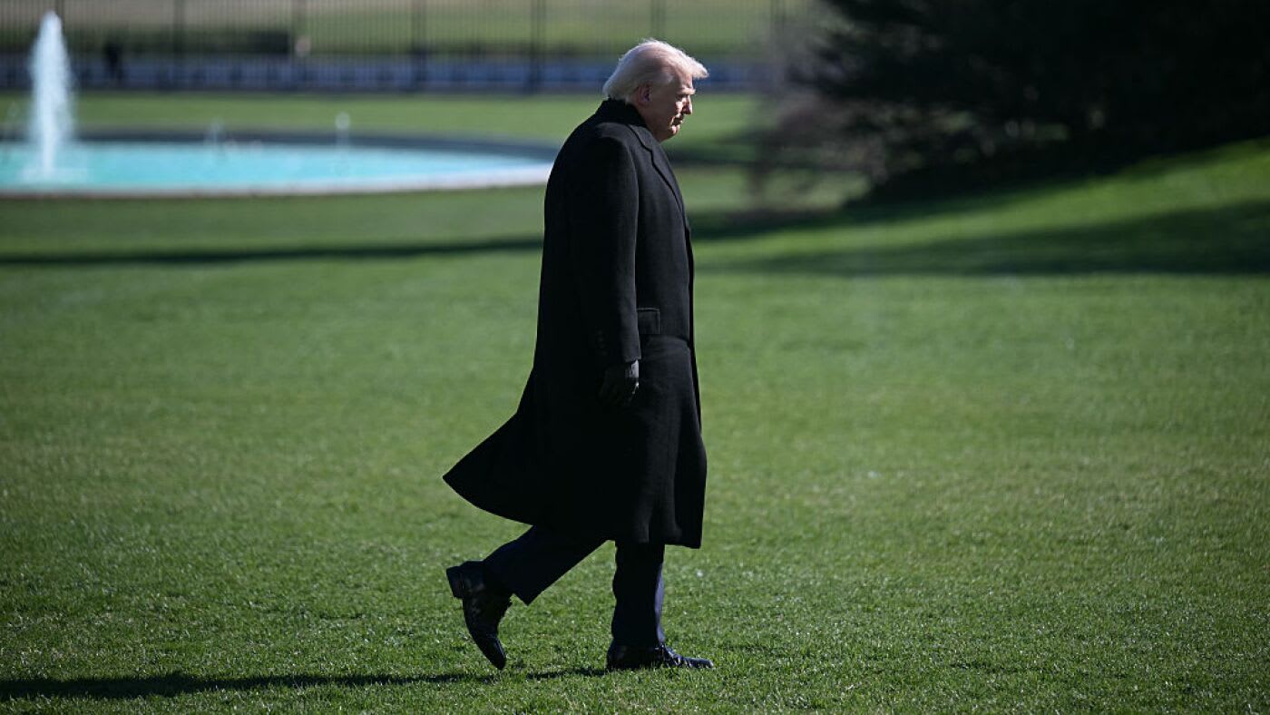 Trump pide 200 mil mdd para Irán mientras envía más tropas