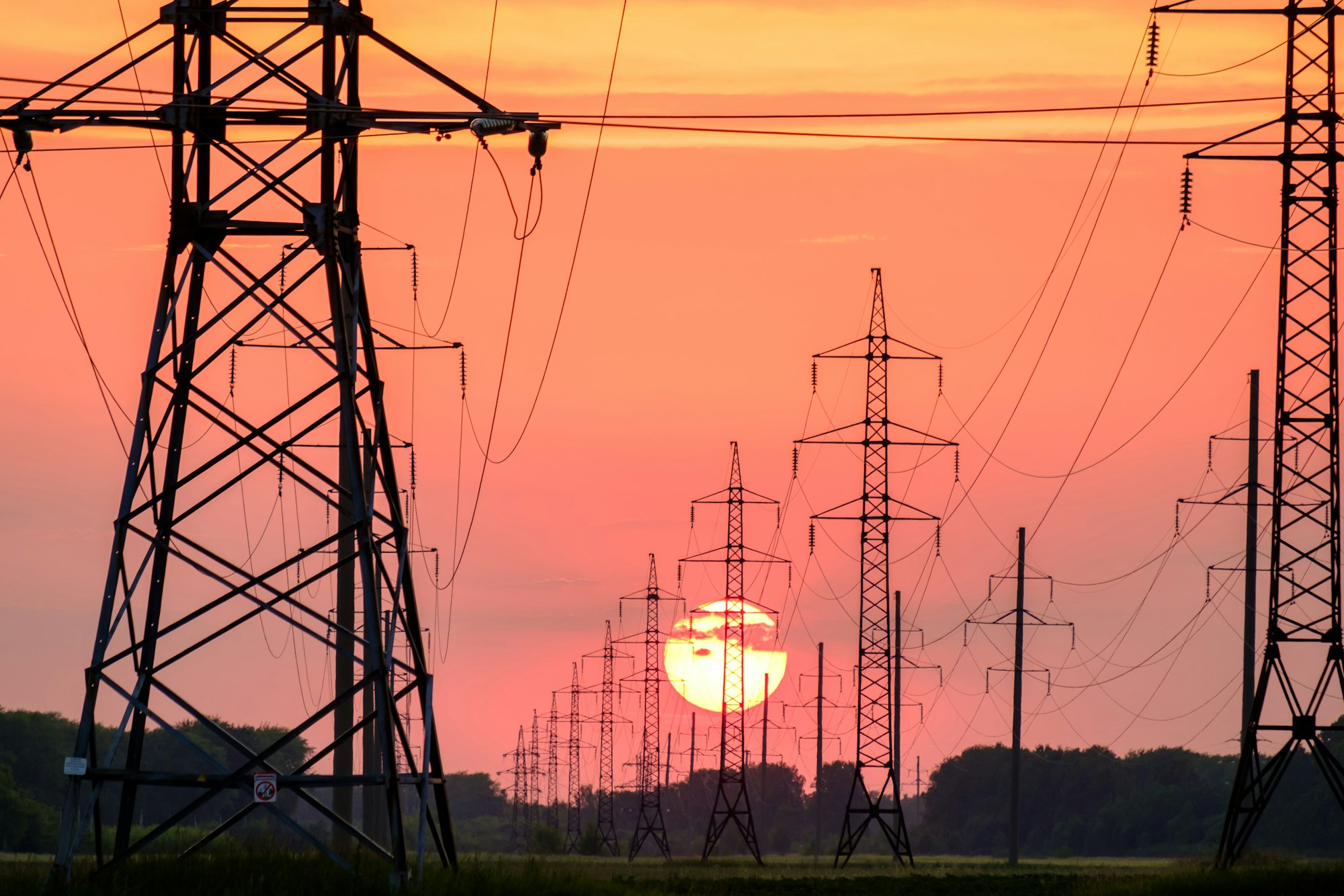 Vía rápida para data centers de IA: FERC exige energía propia