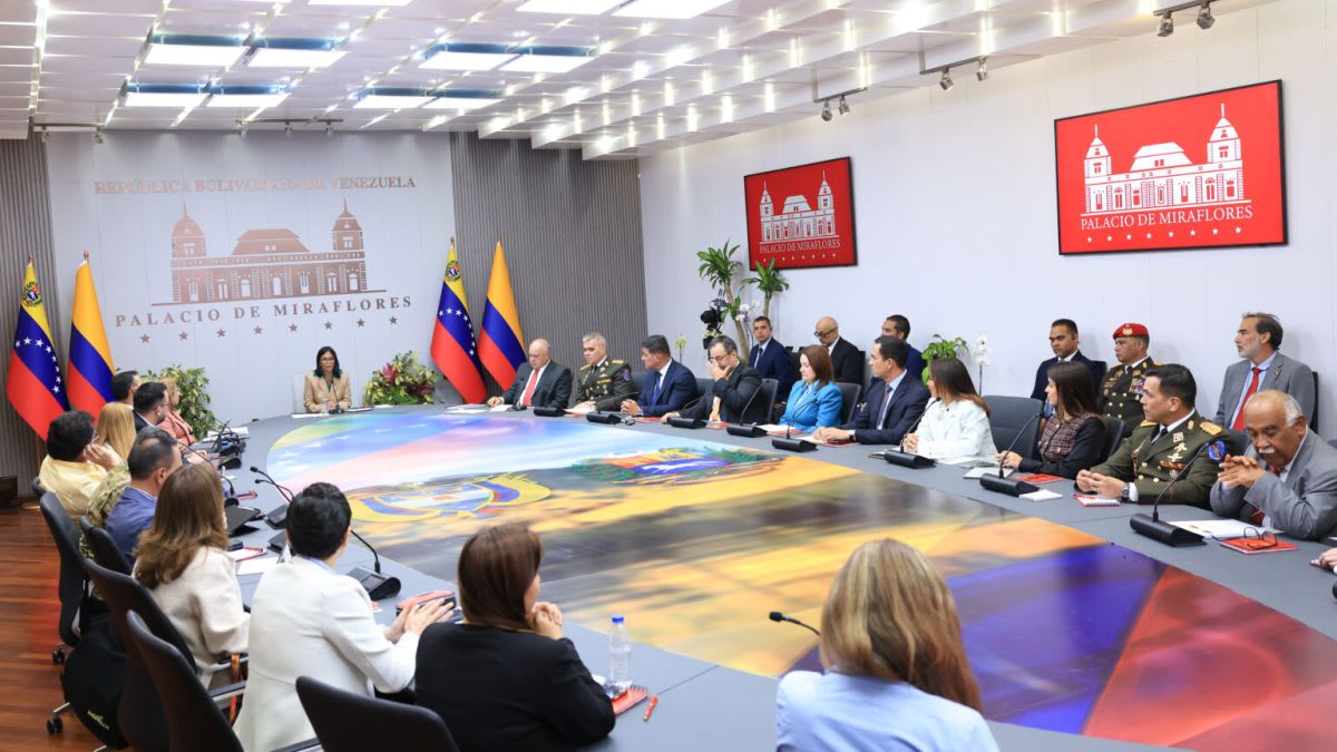 Venezuela envía el primer cargamento de gas LP a Colombia