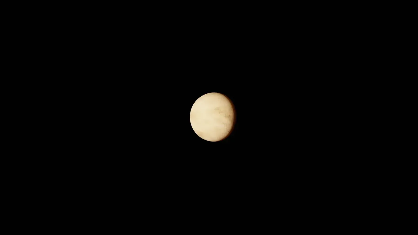Venus pudo destruir su propia luna, según simulación