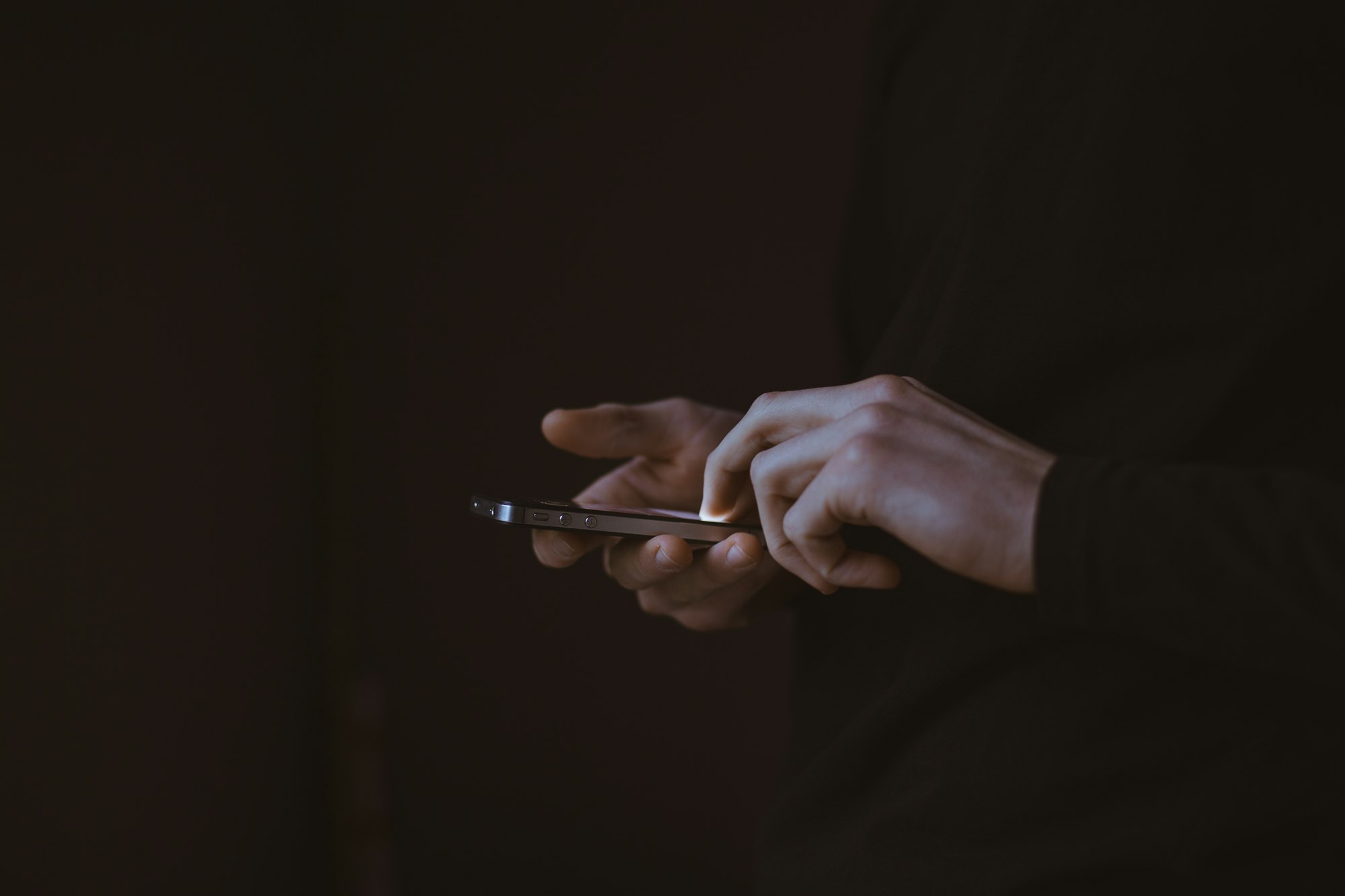 WhatsApp prueba punto verde para contactos activos en iPhone