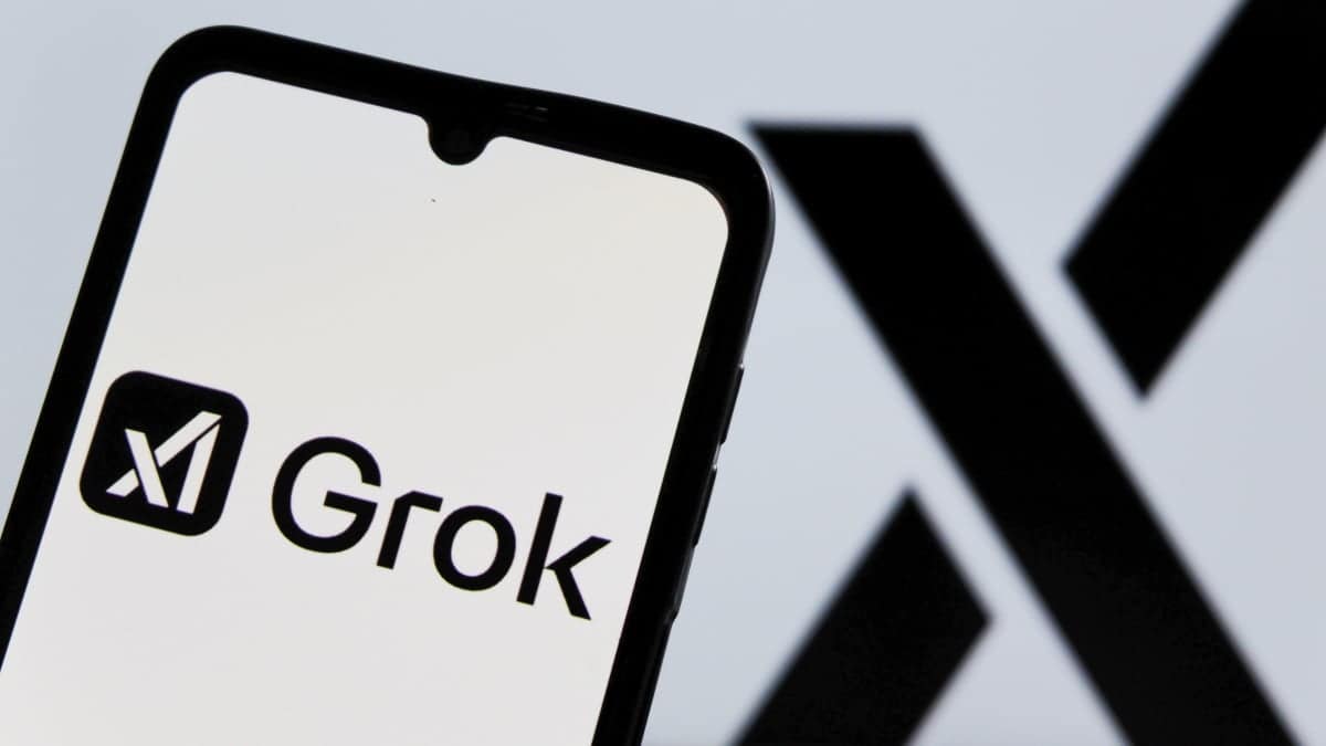 xAI lanza Grok Voice Think Fast 1.0 en plena caída de sus servidores